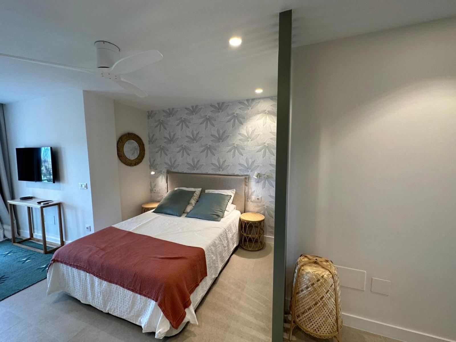 Espectacular Estudio En Puerto Cabopino Recien Reformado Marbella